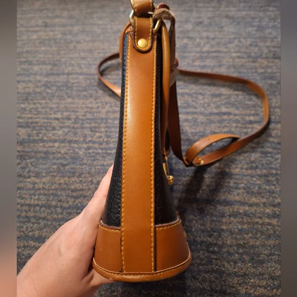 Vintage Dooney & Bourke All Weather Leather Calvary Spectator Bag - Picture 6 of 10